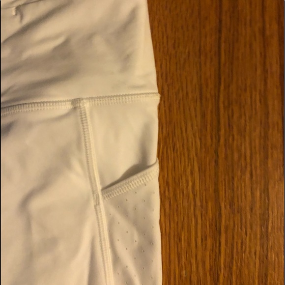 Lululemon white cropped leggings - Picture 4 of 8